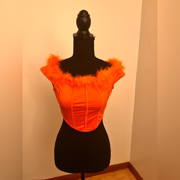 SHEIN SXY Fuzzy Trim Off Shoulder Asymmetrical Hem Crop Tee - Picture 2 of 8